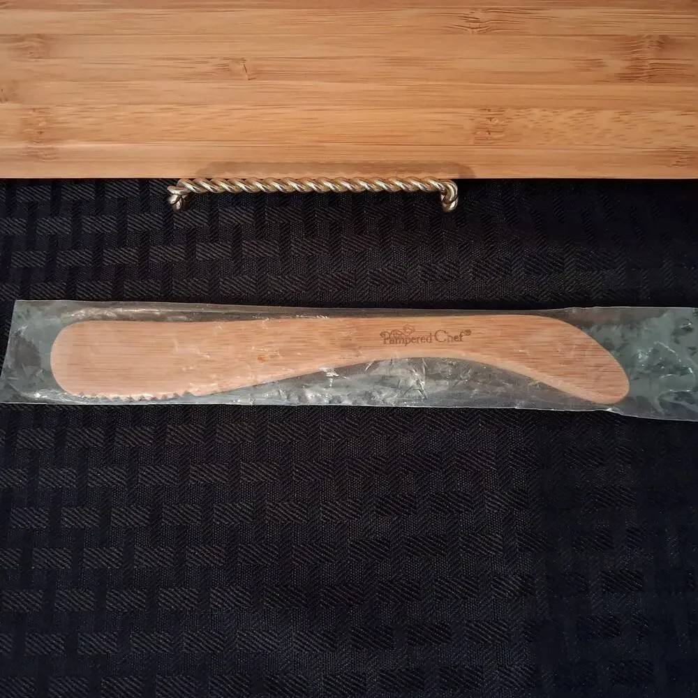Pampered Chef Cracker Tray #2247 Bamboo Platter Serving w/ PC Bamboo Spreader